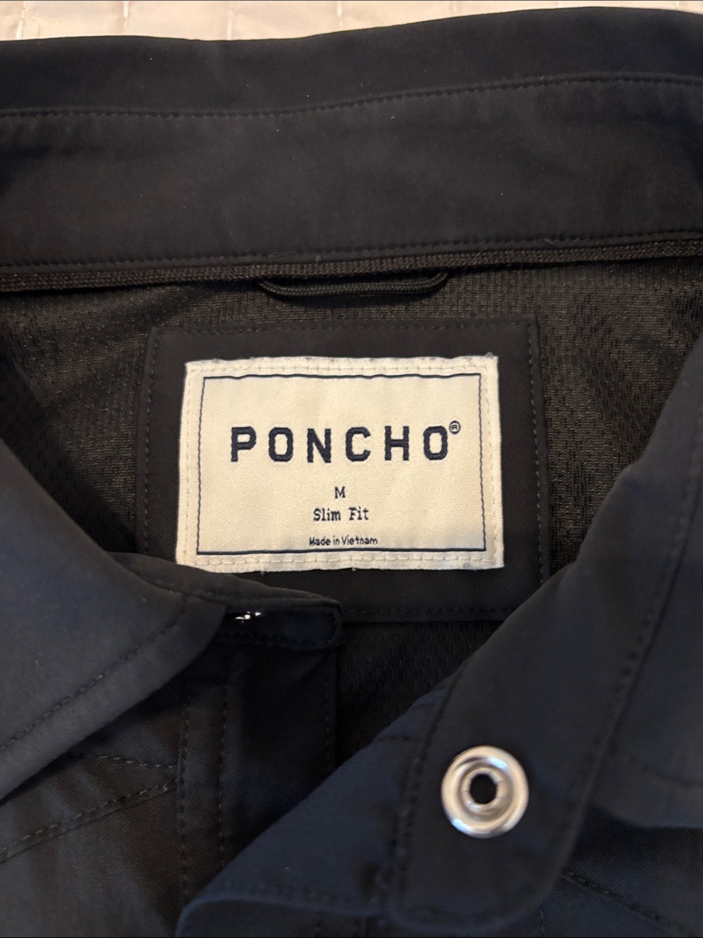 PONCHO black - Short-Sleeve Casual Button-Down (M-Slim fit) like new - Picture 2 of 3